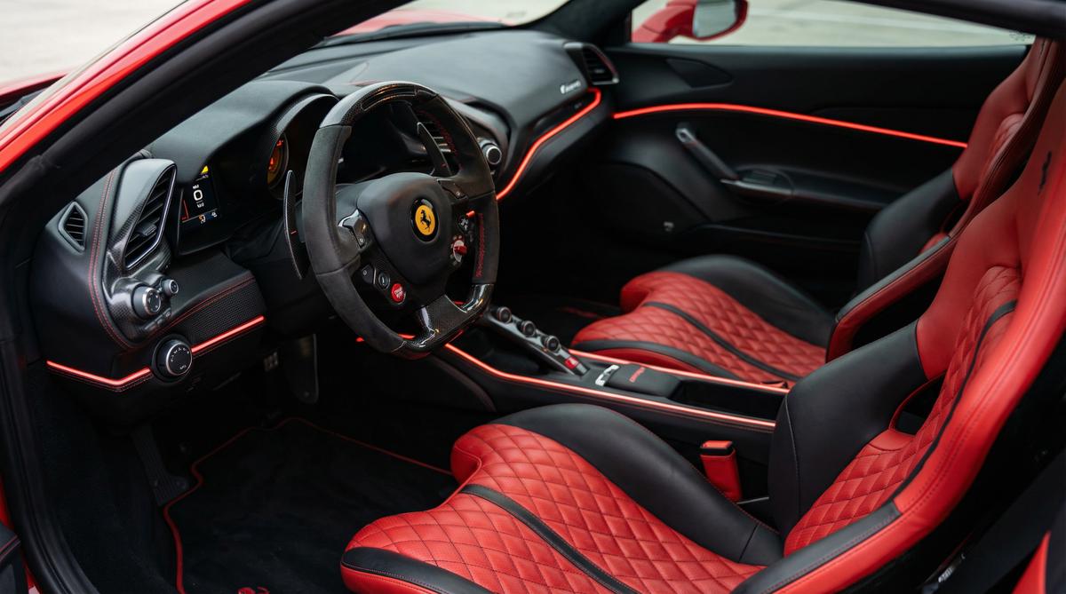 国产主播跑车内饰视频